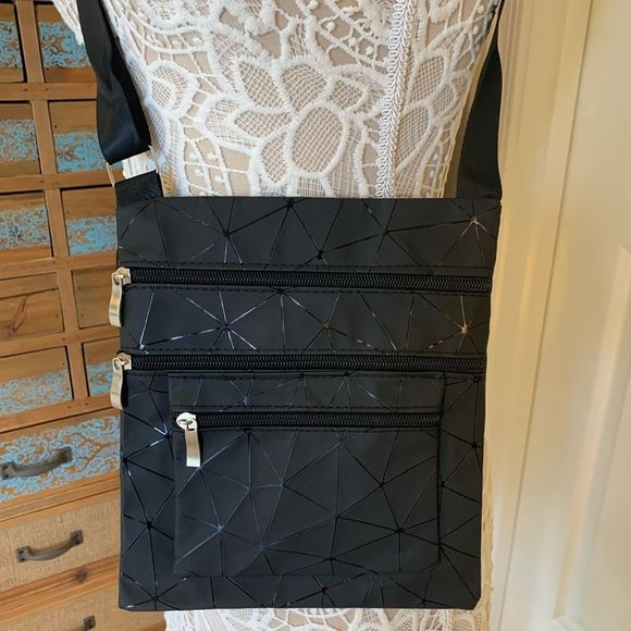 Geometric Four Pocket Crossbody Handbag –Black - Picture 8 of 9